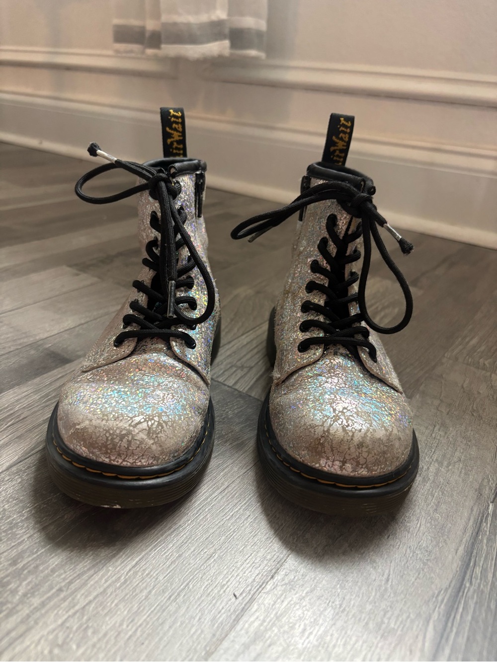 Dr. Martens Boots Silver Crinkle Metallic